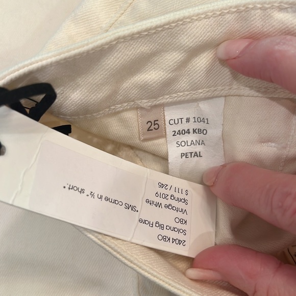 L'Agence Solana High Rise Flare Petal Bell Bottom Jeans Sz 25 Vintage White NWT - Picture 8 of 10